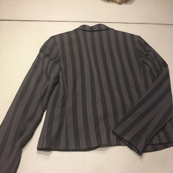 Blazer - Picture 2 of 3